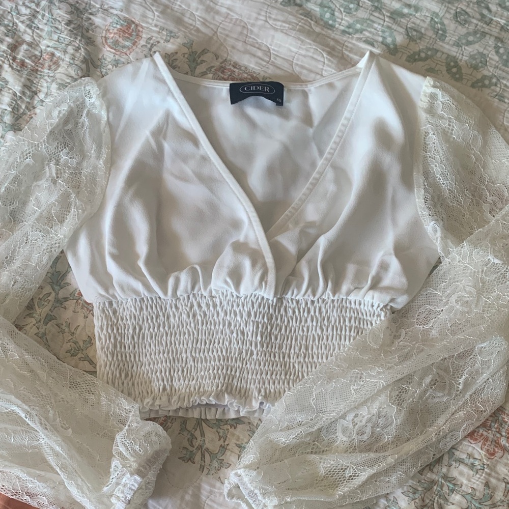 Cider White Lace Sleeve Blouse